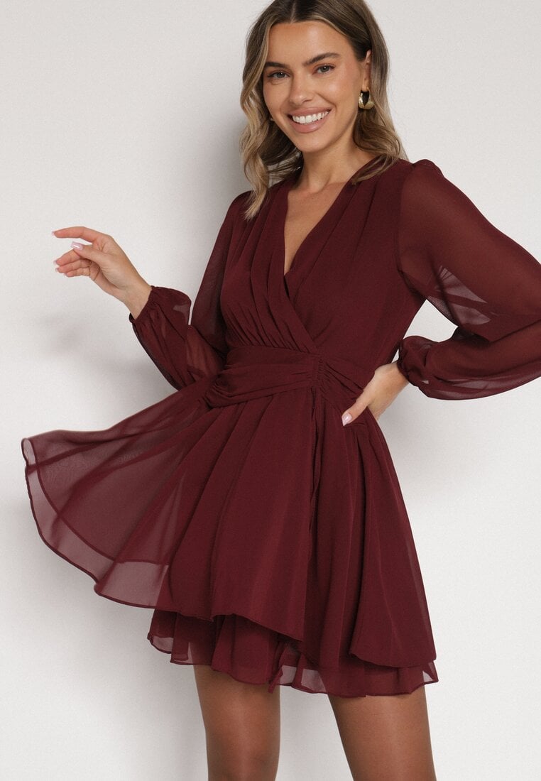 Bordowa Rozkloszowana Sukienka z Siateczki z Kopertowym Dekoltem Zenessa
