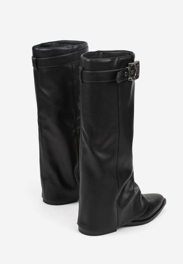 Czarne Kozaki z Noskiem w Szpic i Cholewką Imitującą Nogawkę z Klamrą Tusemira