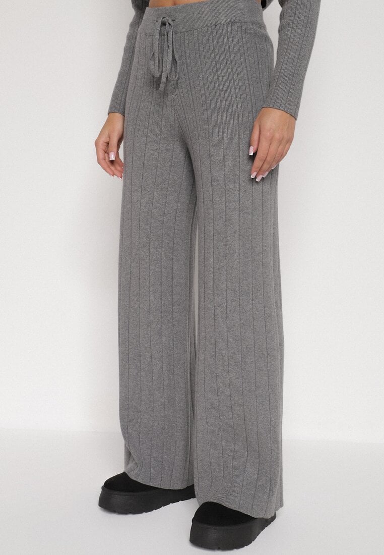 Szary Sweterkowy Komplet Sweter z Półgolfem i Szerokie Spodnie Alatusa