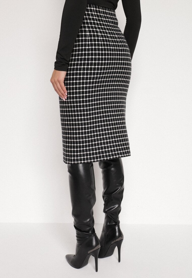Czarno-Biała Ołówkowa Tweedowa Spódnica w Kraciasty Wzór z Guzikami Anitusa