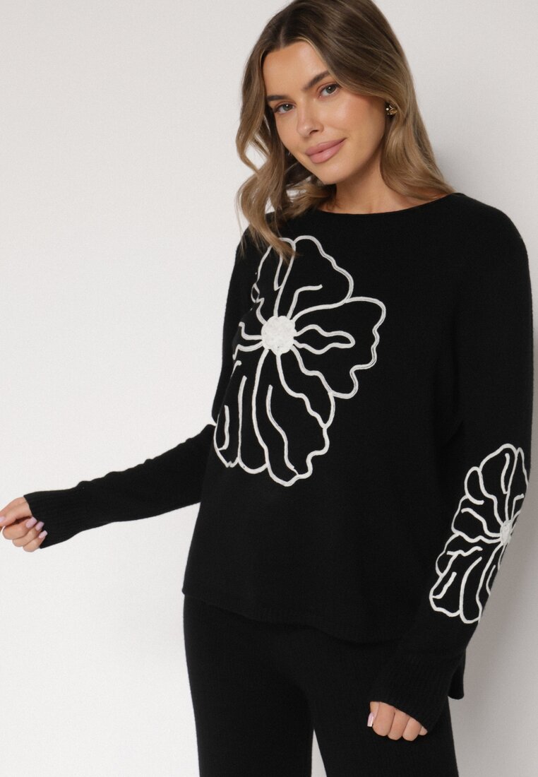 Czarny Sweter Ozdobiony Haftowanymi Kwiatami Halatusea