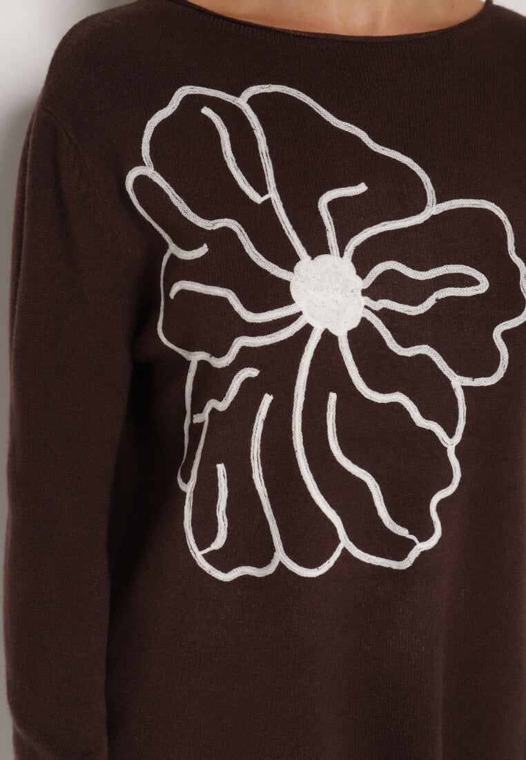 Brązowy Sweter Ozdobiony Haftowanymi Kwiatami Halatusea