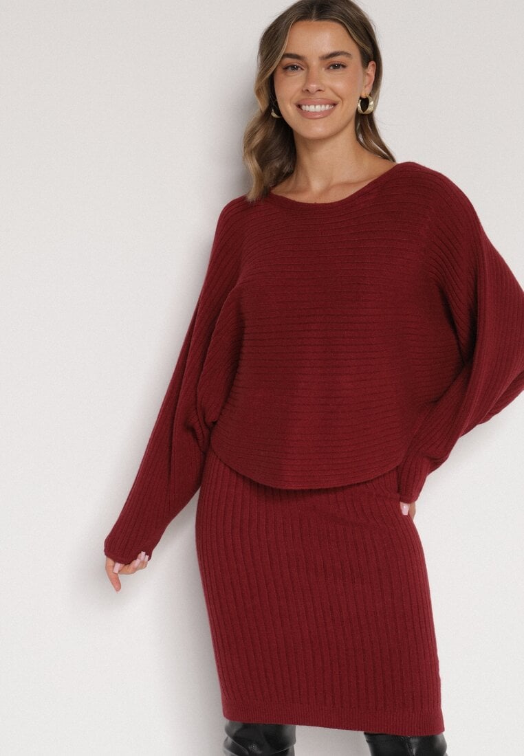 Czerwony Dzianinowy Komplet Prążkowany Sukienka i Sweter o Kroju Nietoperz Wederela