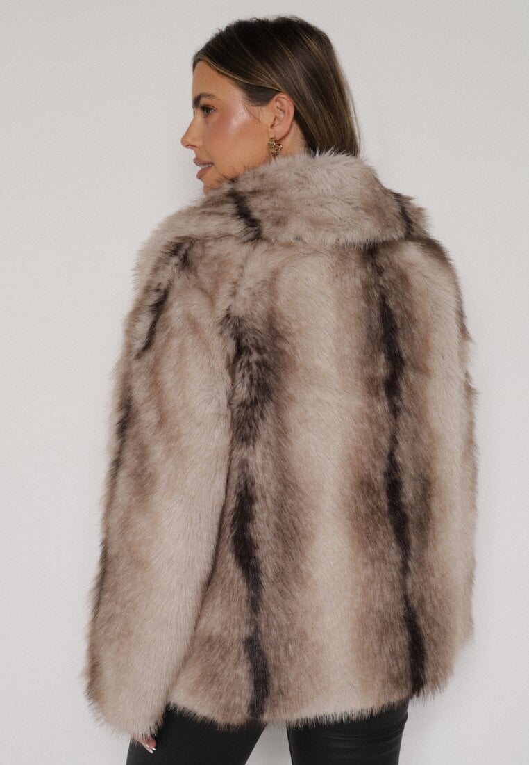 Beżowa Kurtka Futerko z Jednorzędowym Zapięciem i Szerokim Kołnierzem Tesella