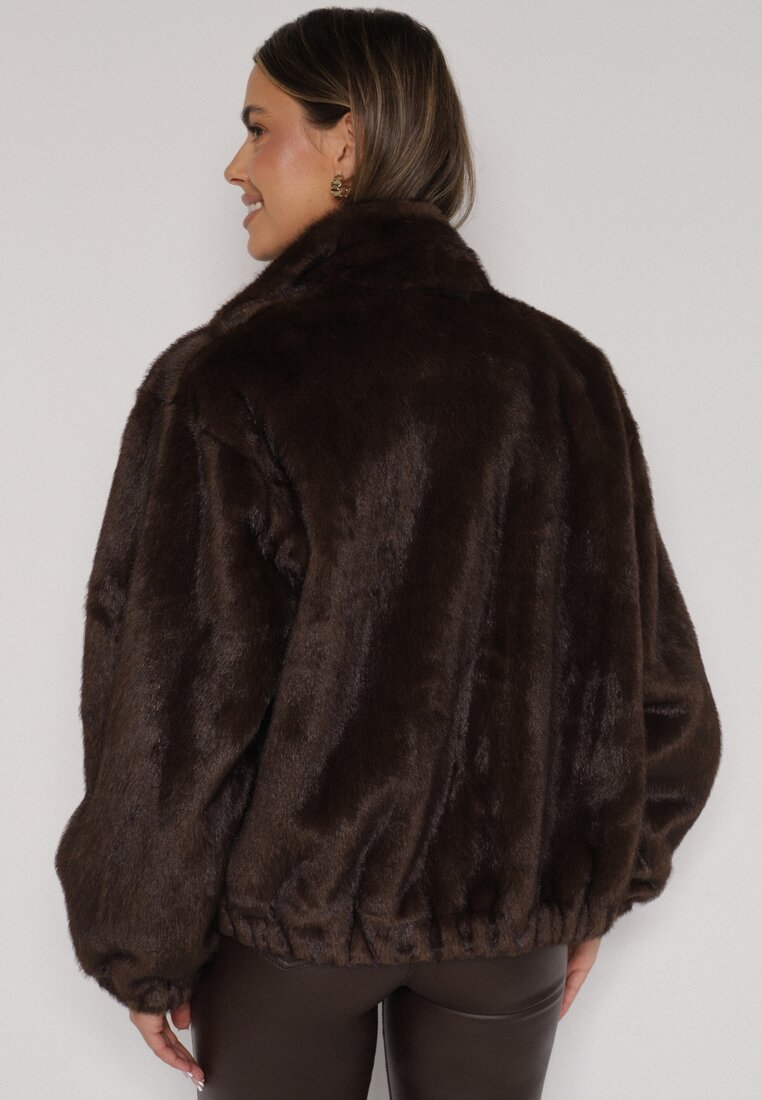 Brązowa Kurtka Futerko o Kroju Bomberki z Kieszeniami Tiwedara