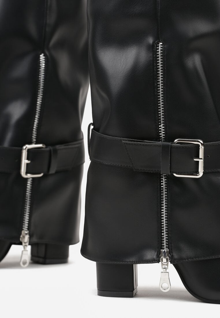 Czarne Kozaki na Słupku z Wywiniętą Cholewką Zdobioną Klamrami i Suwakiem Unwedina