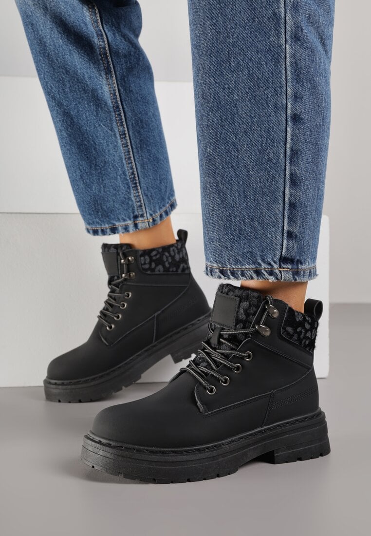 Czarne Trapery Zdobione Wzorzystymi Wstawkami Vetiane