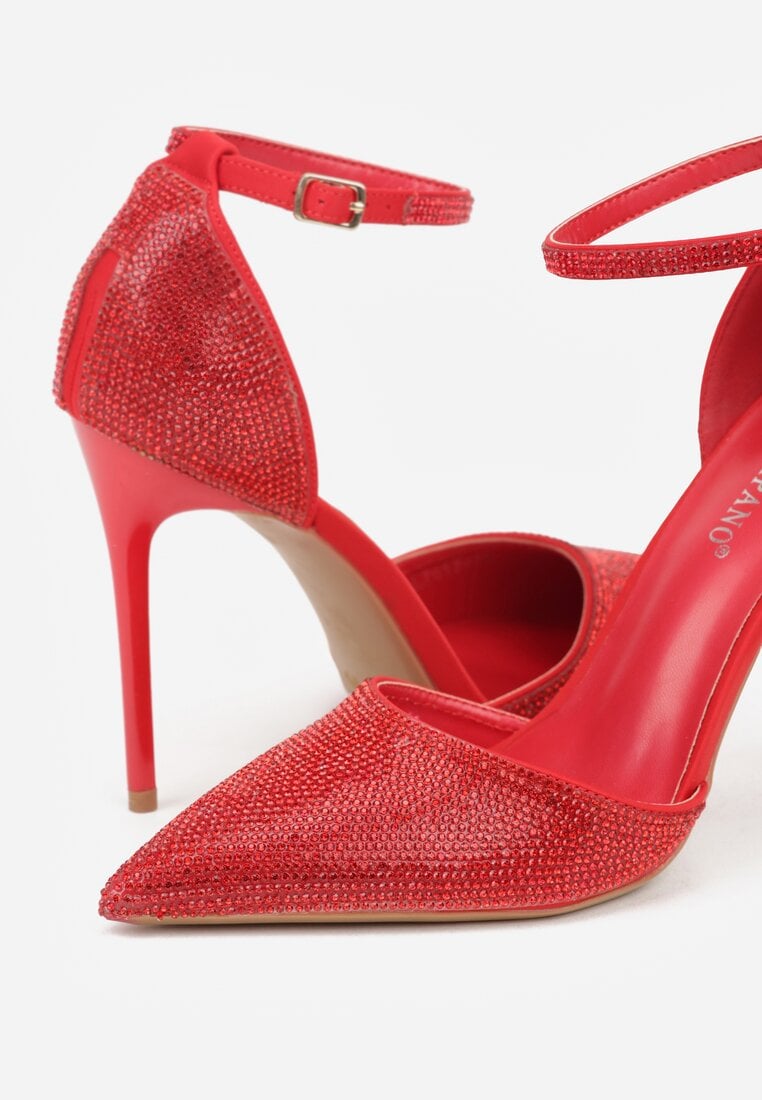 Czerwone Szpilki z Paskiem wokół Kostki i Cyrkoniowym Zdobieniem Anwedela