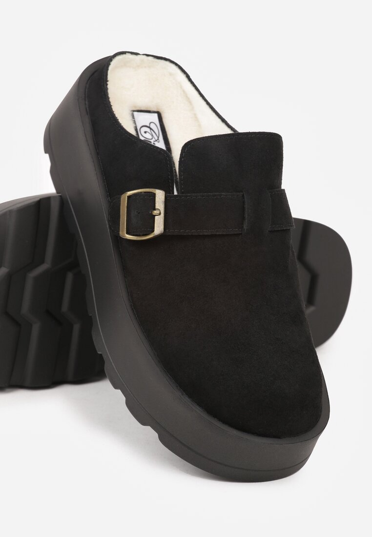 Czarne Niskie Śniegowce na Grubej Podeszwie Zdobione Sprzączką Vetiare