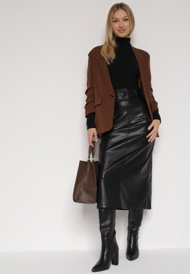 Czarna Spódnica Ołówkowa z Imitacji Skóry z Paskiem z Dużą Klamrą Rewedia
