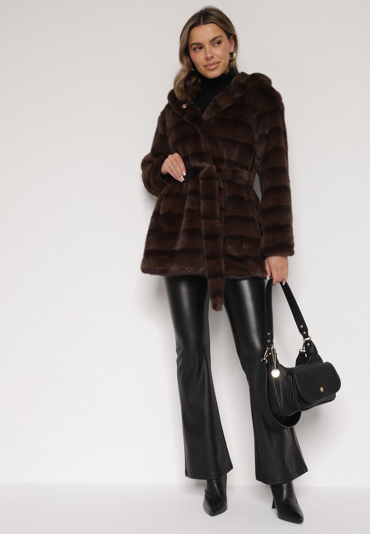 Brązowa Futrzana Kurtka z Nieodpinanym Kapturem i Paskiem Zetova