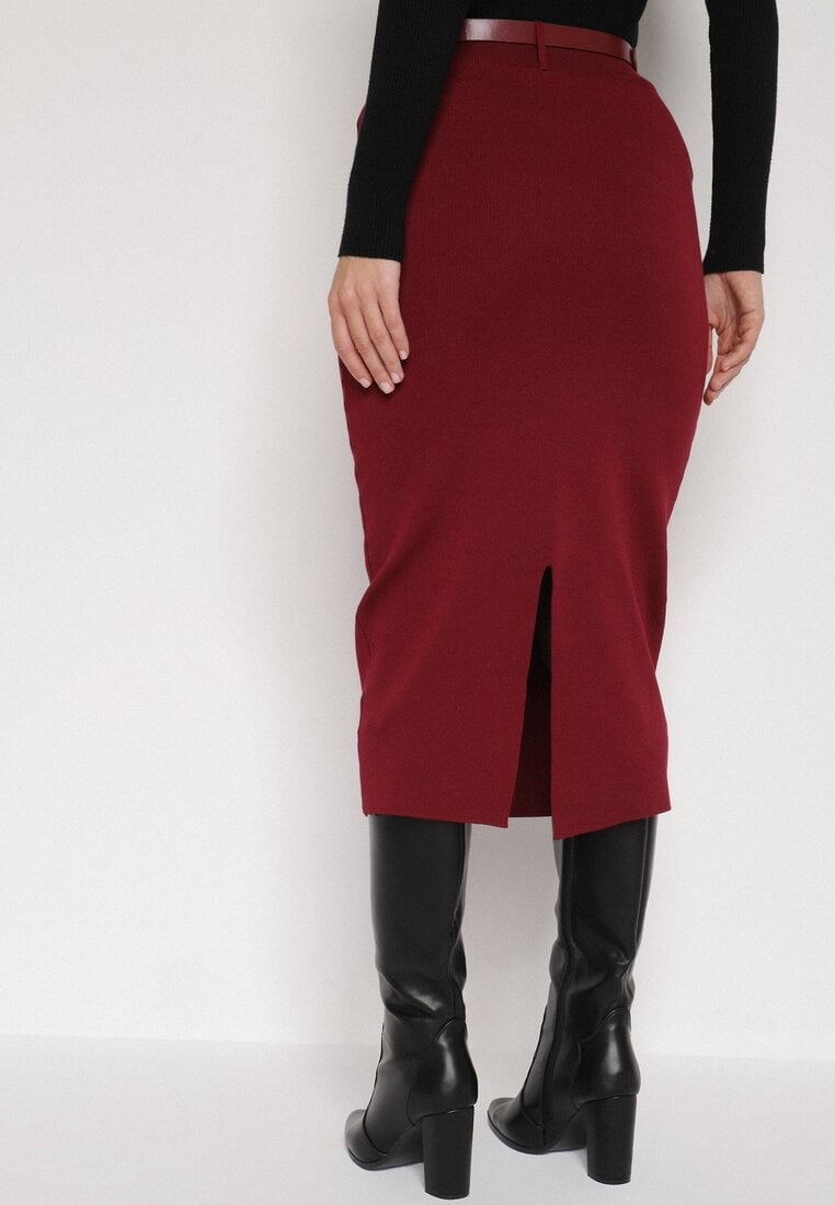Bordowa Ołówkowa Spódnica z Wiskozą Zdobiona Rozcięciem i Paskiem Rowedela