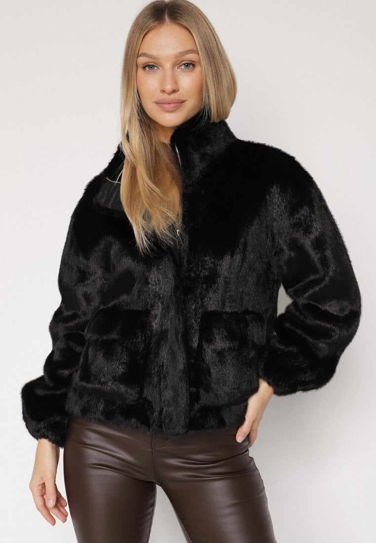 Czarna Futrzana Kurtka Ozdobiona Kieszeniami Vetilina