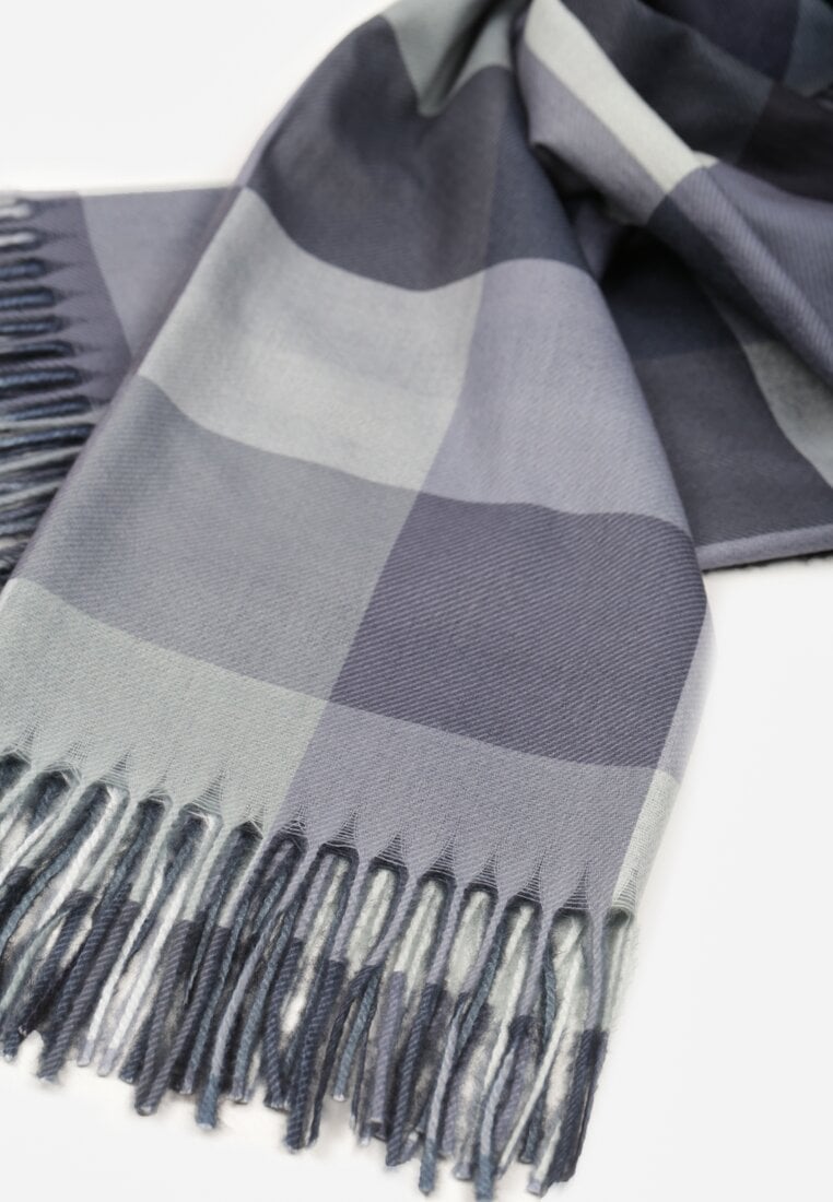 Czarny Szalik z Wiskozy z Frędzlami w Szeroką Kratę Califera