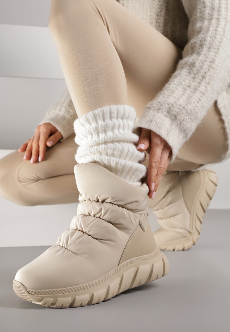 Ciemnobeżowe Pikowane Śniegowce na Grubej Tłoczonej Podeszwie Resita