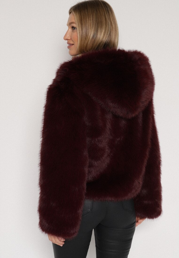 Bordowa Kurtka Futrzana z Nieodpinanym Kapturem Vetirire
