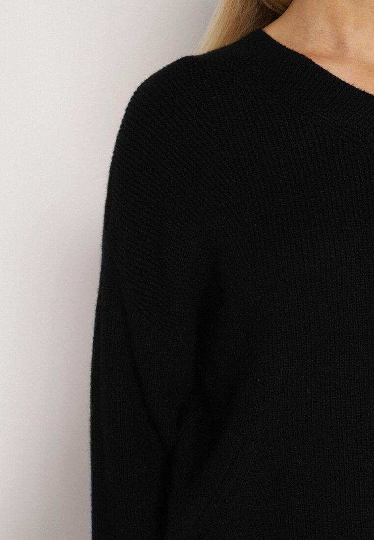 Czarny Sweter z Domieszką Kaszmiru z Dekoltem w Serek Feralaine