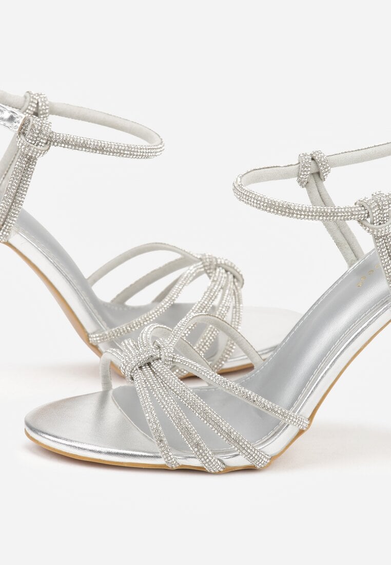 Srebrne Cyrkoniowe Sandały na Szpilce z Przeplatanymi Paseczkami Mirafera