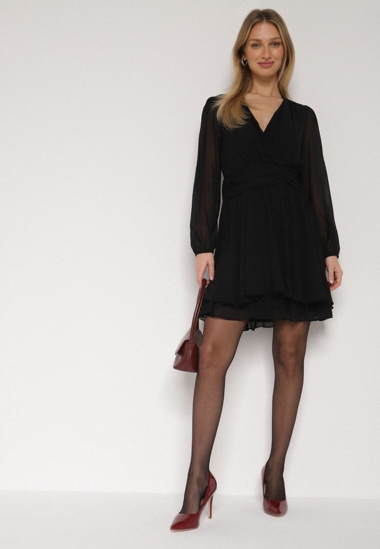 Czarna Rozkloszowana Sukienka z Siateczki z Kopertowym Dekoltem Zenessa