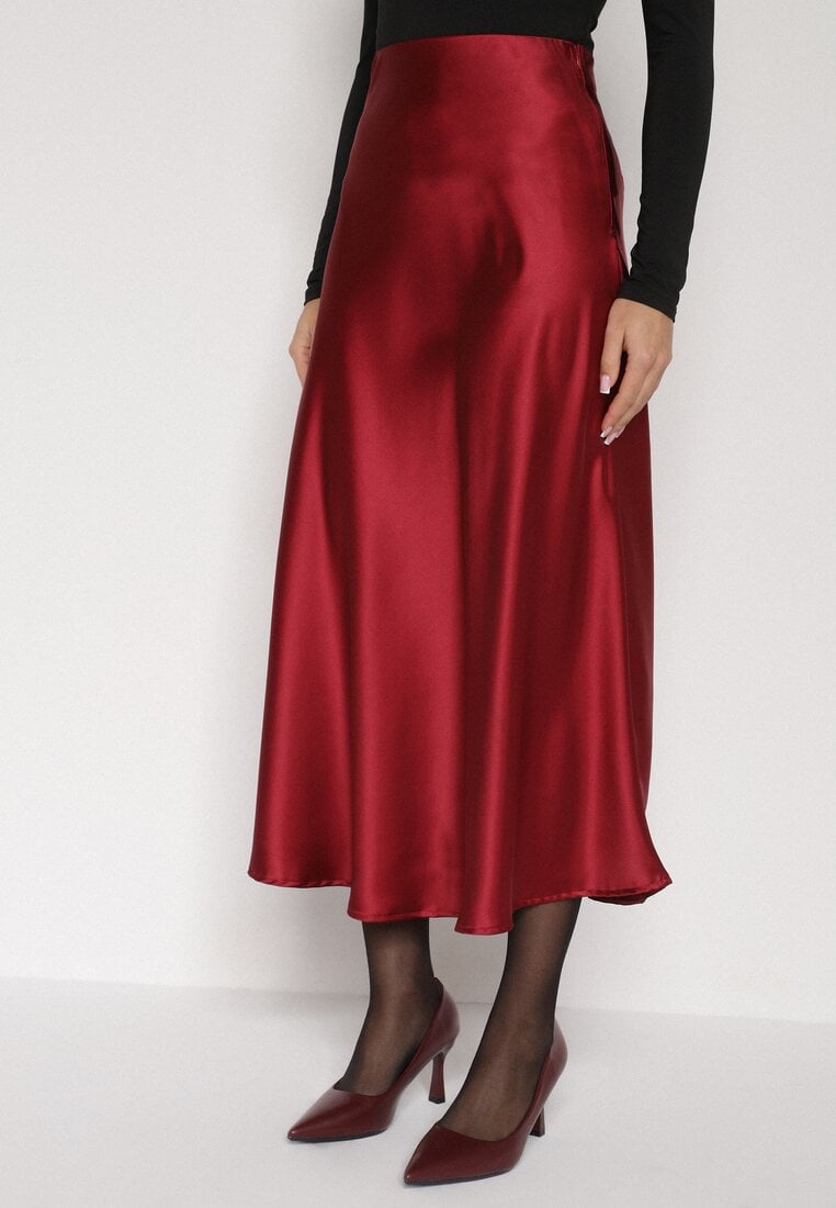 Bordowa Rozkloszowana Midi Spódnica Satynowa Zapinana na Suwak z Gumką w Pasie Williwarne