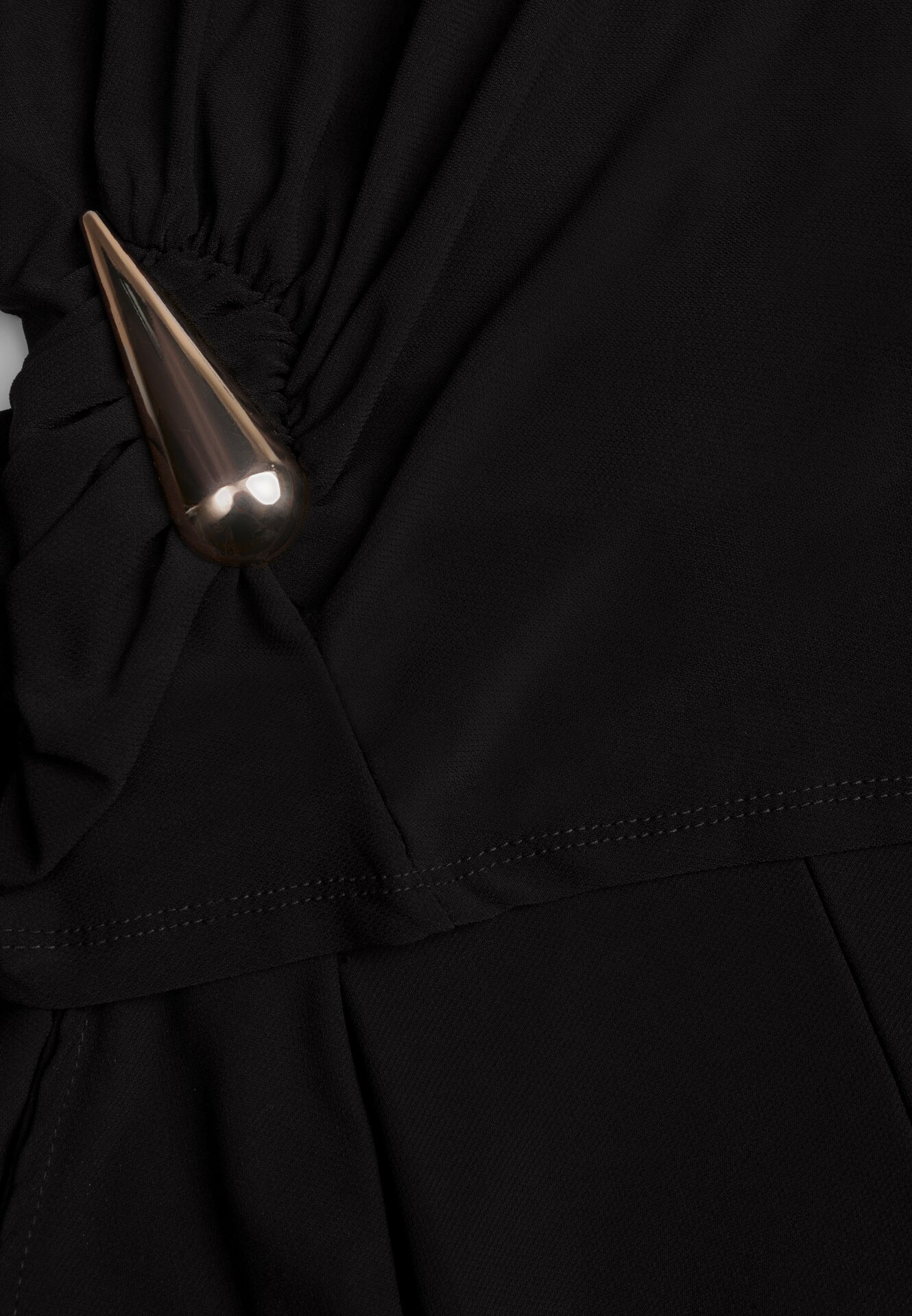 Czarny Elegancki Komplet Szerokie Spodnie i Bluzka z Usztywnianymi Ramionami Sewesta