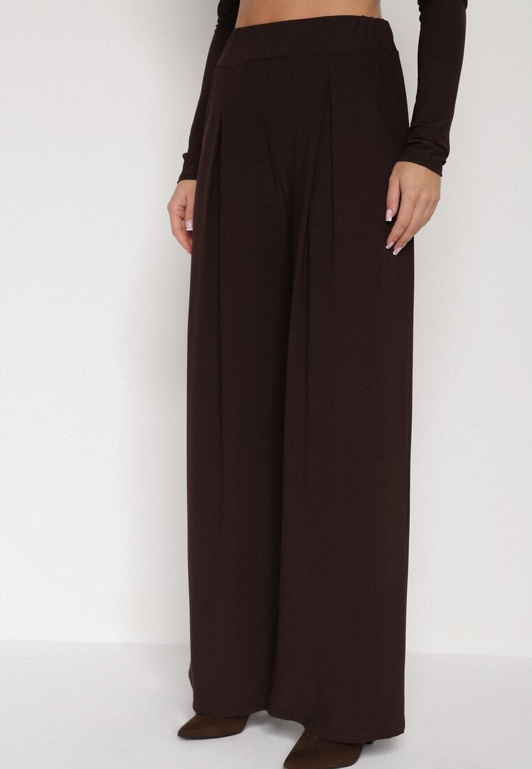 Brązowy Elegancki Komplet Szerokie Spodnie i Bluzka z Usztywnianymi Ramionami Sewesta