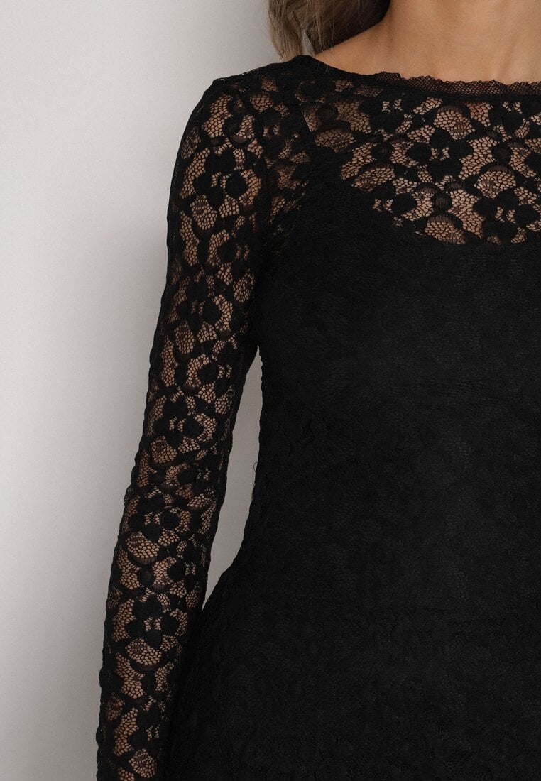Czarna Koronkowa Sukienka Taliowana z Odkrytymi Plecami Talifera
