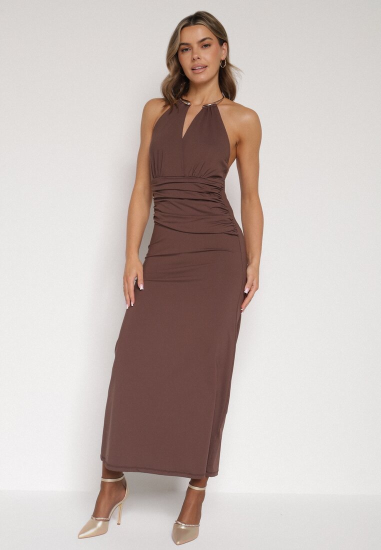 Brązowa Sukienka Koktajlowa z Dekoltem Halter i Odkrytymi Plecami Sewrina