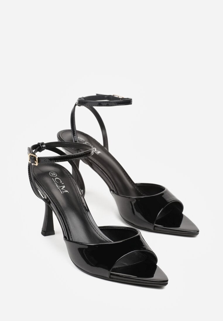 Czarne Lakierowane Sandały na Szpilce z Paseczkiem wokół Kostki Reafera