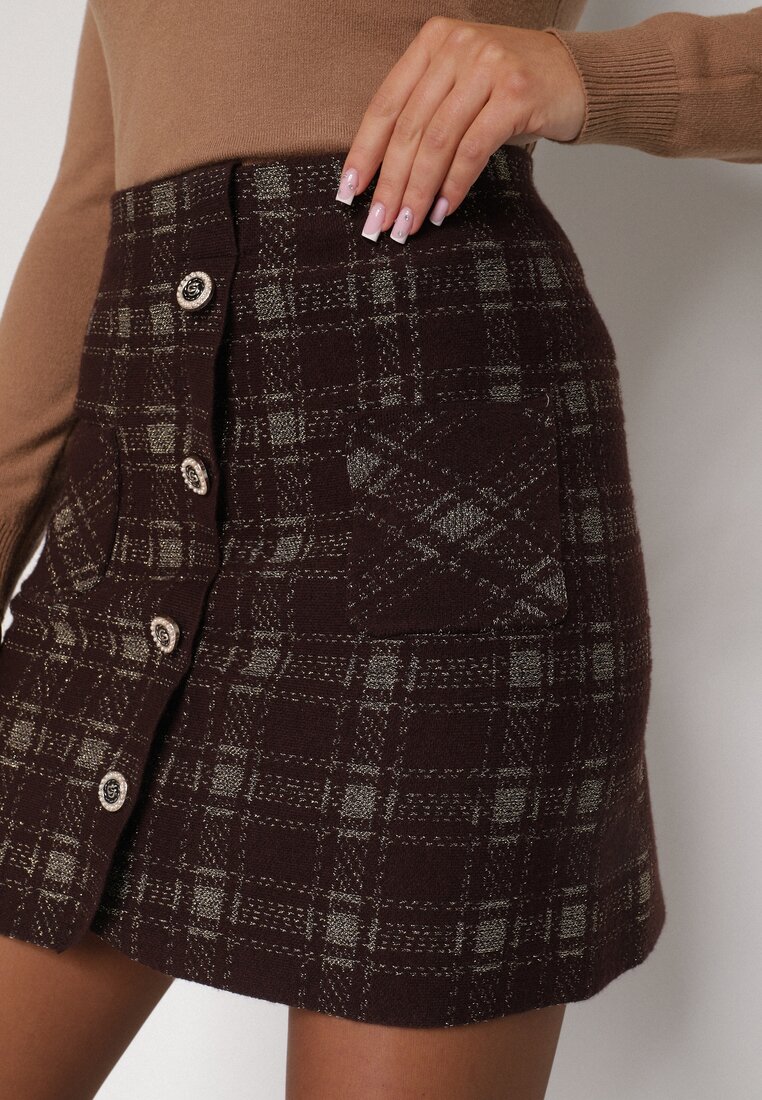 Brązowa Spódnica z Wiskozą Zdobiona Guzikami i Metaliczną Nicią Sewsela