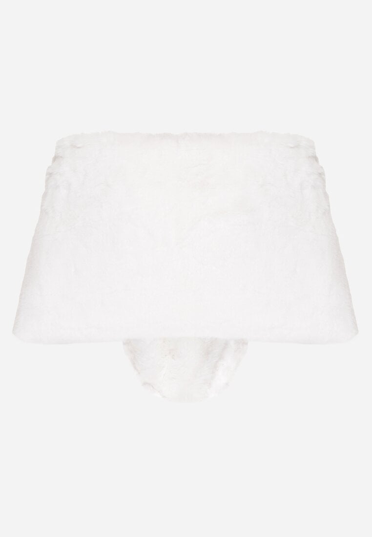 Białe Futrzane Ponczo Narzutka Bralinne