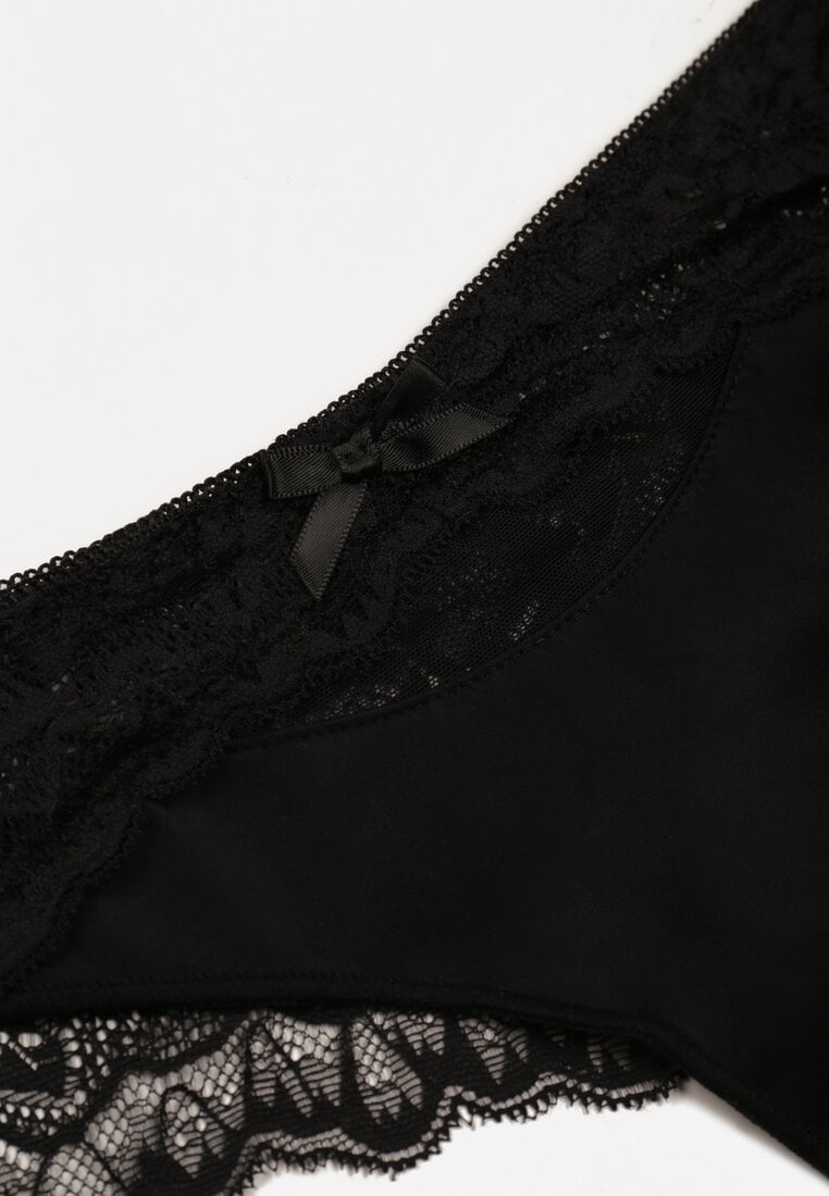 Czarne Majtki Typu Stringi z Koronką Nedareanes