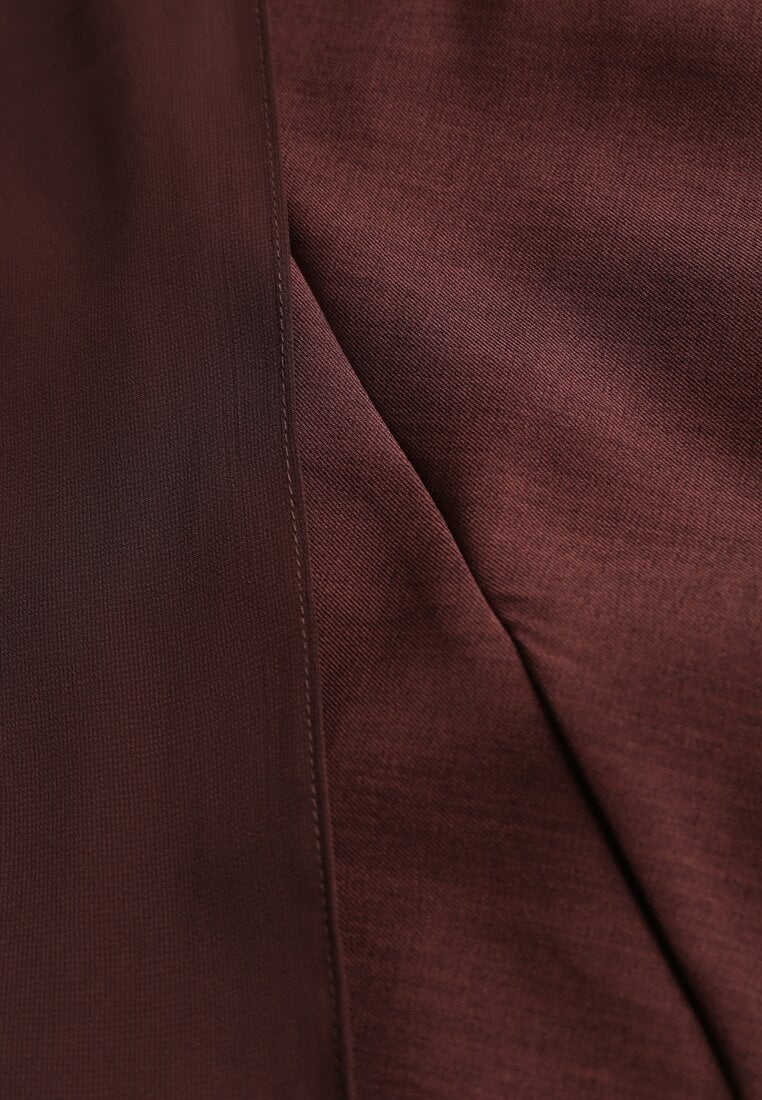 Brązowa Koktajlowa Sukienka z Odkrytymi Ramionami i Dodatkowym Szalem Krynaya