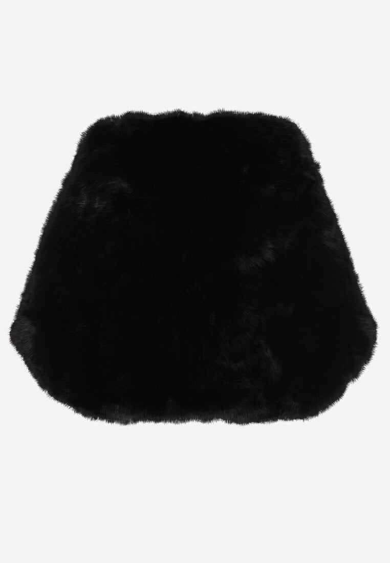 Czarne Ponczo Etola z Futerka w Stylu Szala Cahreva