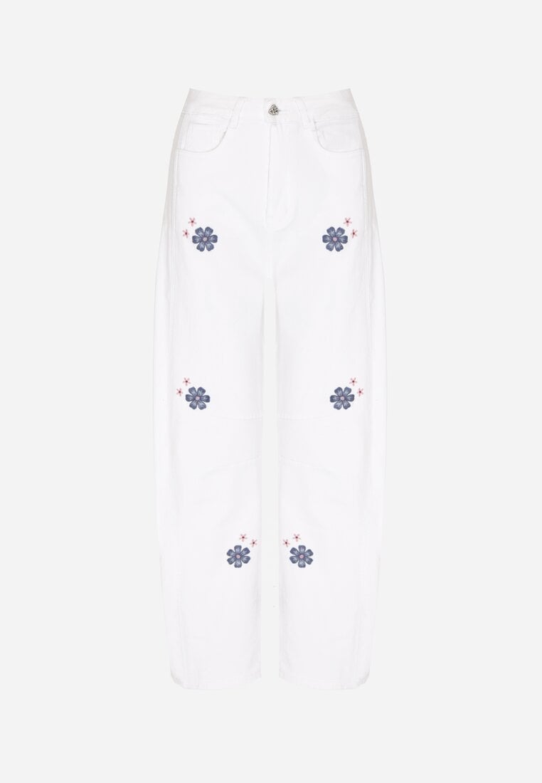 Białe Jeansy Balloon z Wysokim Stanem Zdobione Haftem w Kwiaty Thertheris