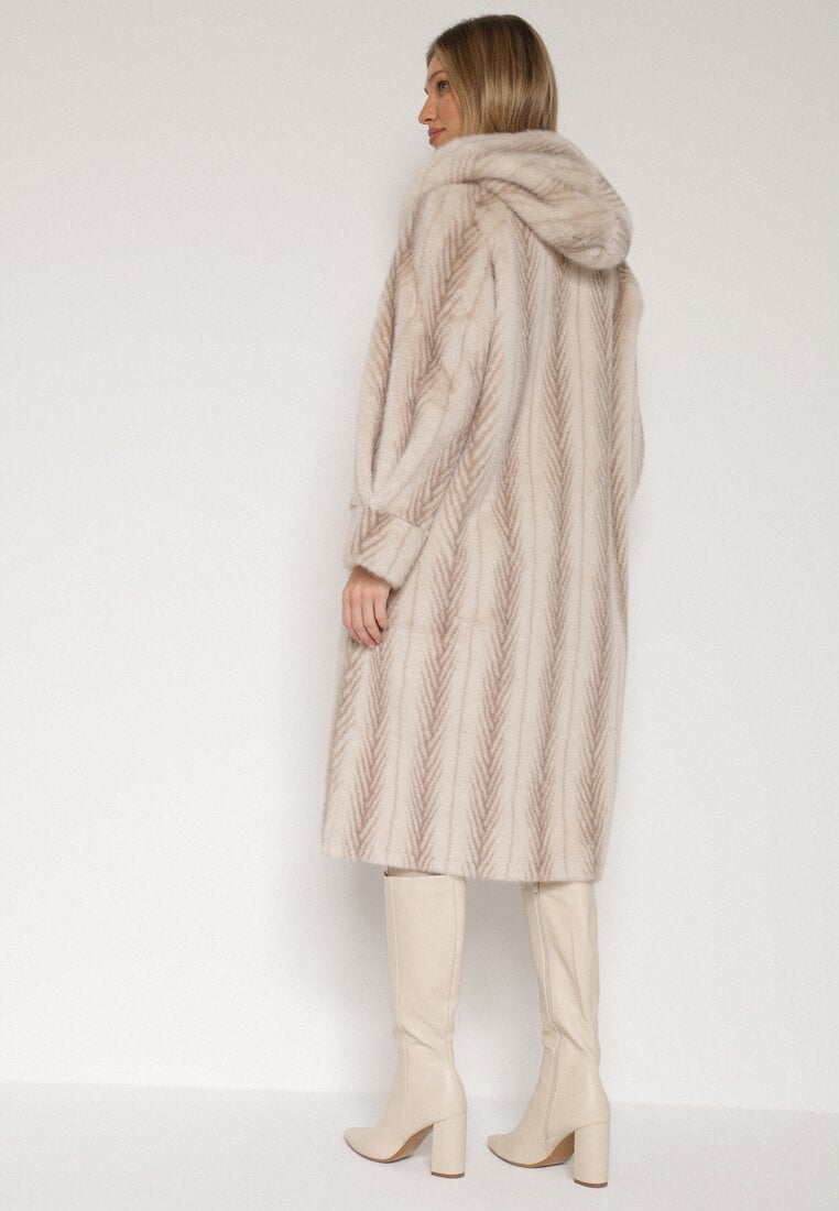 Jasnobeżowy Płaszcz Futerko w Pionowy Wzór z Kapturem Cahroris
