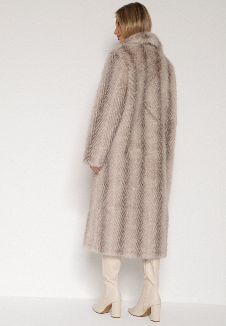 Jasnobeżowy Jednorzędowy Płaszcz Futerko o Klasycznym Kroju Yrelsha