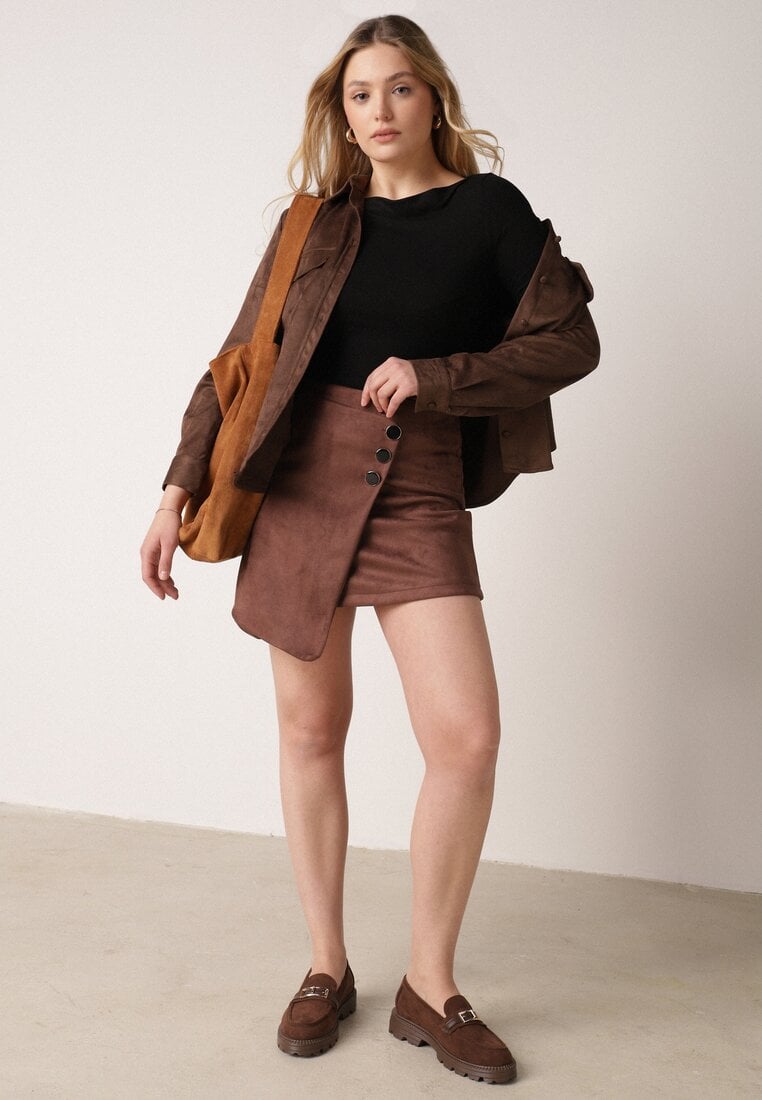 Czarny Wiskozowy T-shirt o Dopasowanym Kroju z Dekoltem w Łódkę Idahphaeia