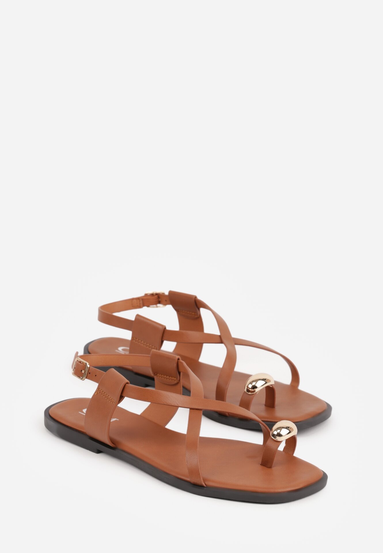 Brązowe Sandały w Stylu Japonek z Metaliczną Ozdobą Catelin