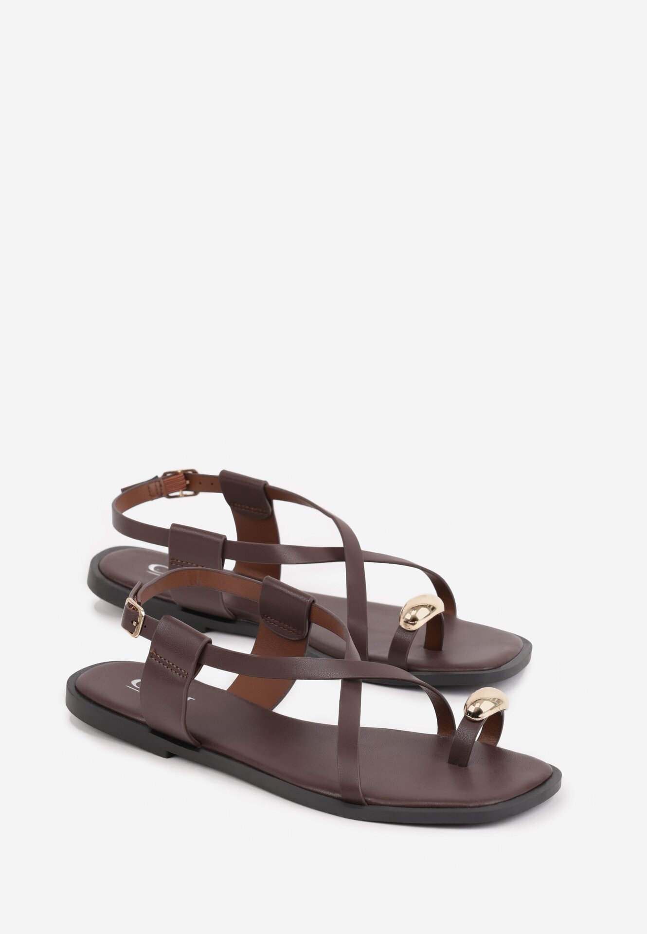 Ciemnobrązowe Sandały w Stylu Japonek z Metaliczną Ozdobą Catelin