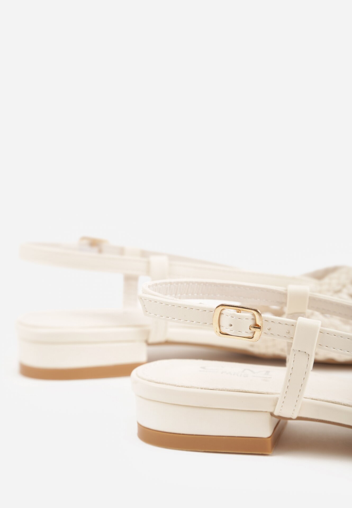 Beżowe Sandały Ozdobione Plecionką Melorah