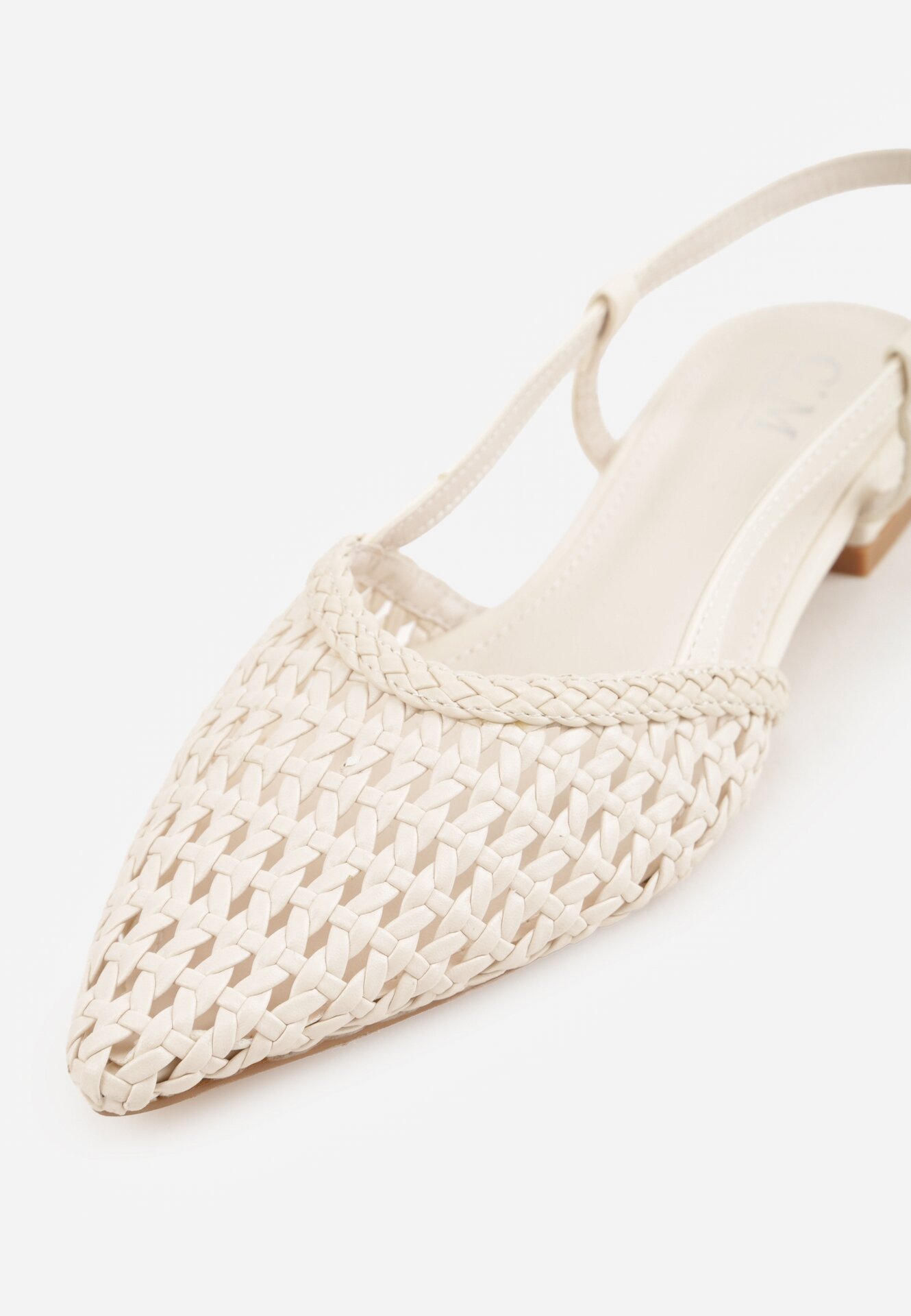 Beżowe Sandały Ozdobione Plecionką Melorah