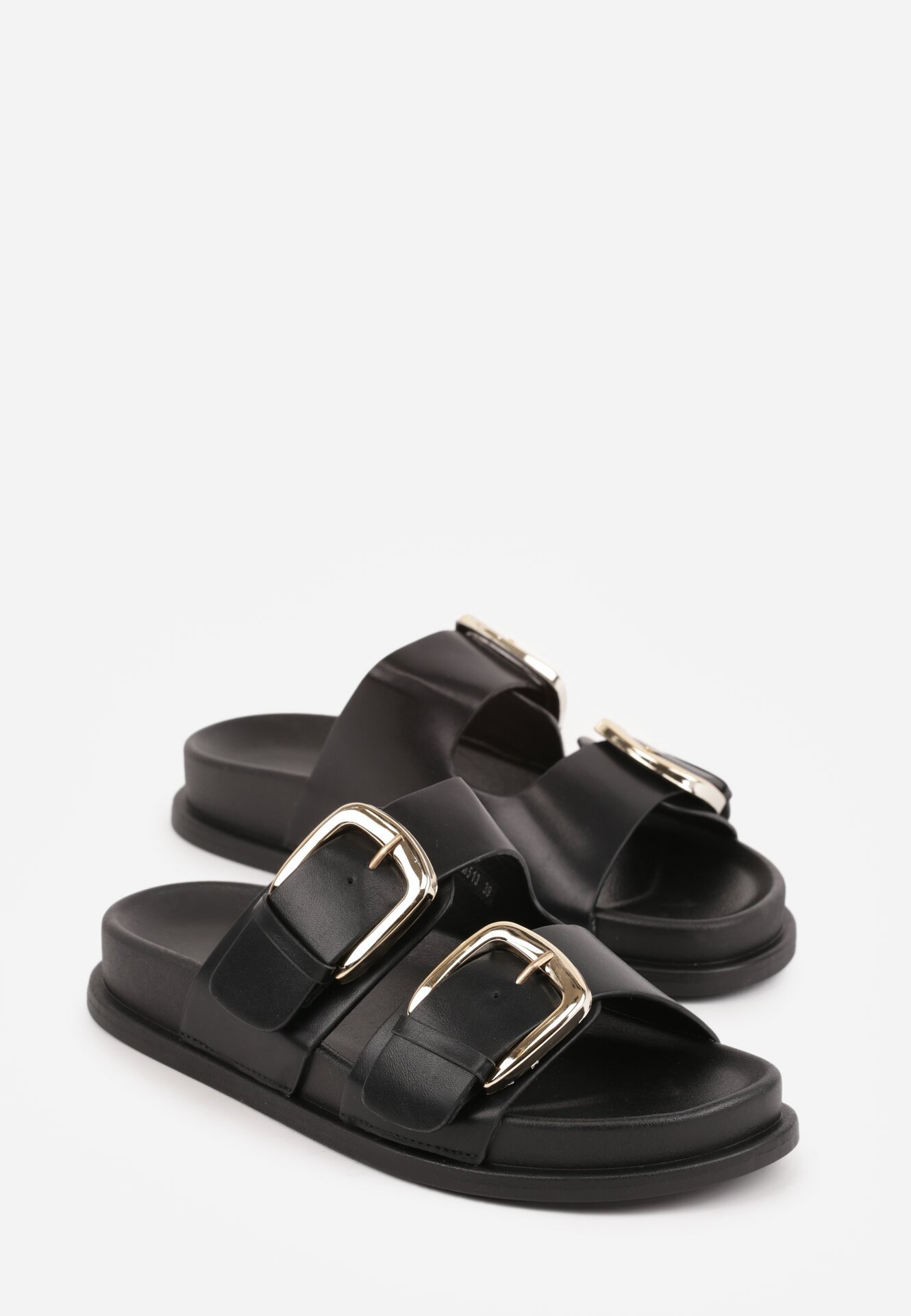 Czarne Klapki Ozdobione Dwoma Paskami i Klamrami Jilryna