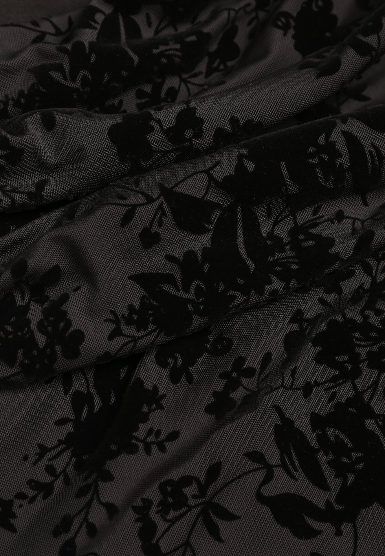 Czarna Koktajlowa Sukienka VICES z Odkrytymi Ramionami i Welurowym Wzorem Drensyss