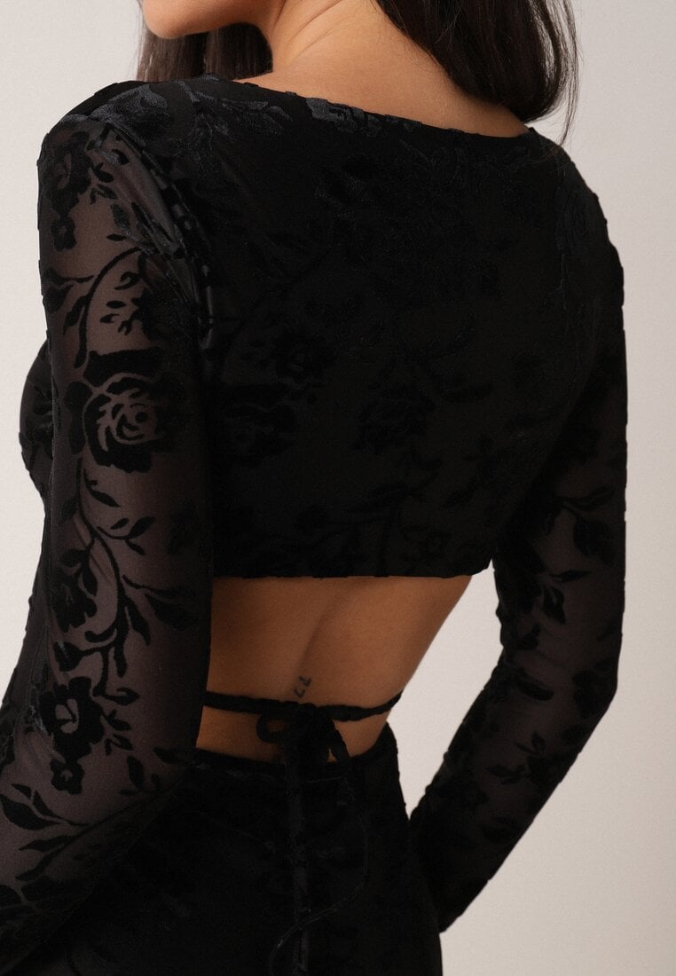 Czarna Dopasowana Sukienka VICES z Wiązaniem i Welurowym Wzorem Thessadenah