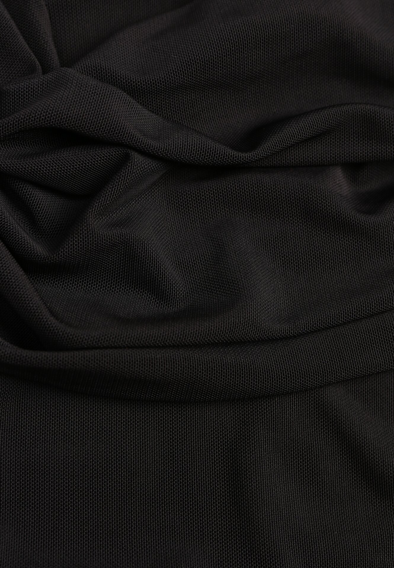 Czarna Siateczkowa Sukienka VICES o Dopasowanym Kroju z Wiązaniem Arieslenne