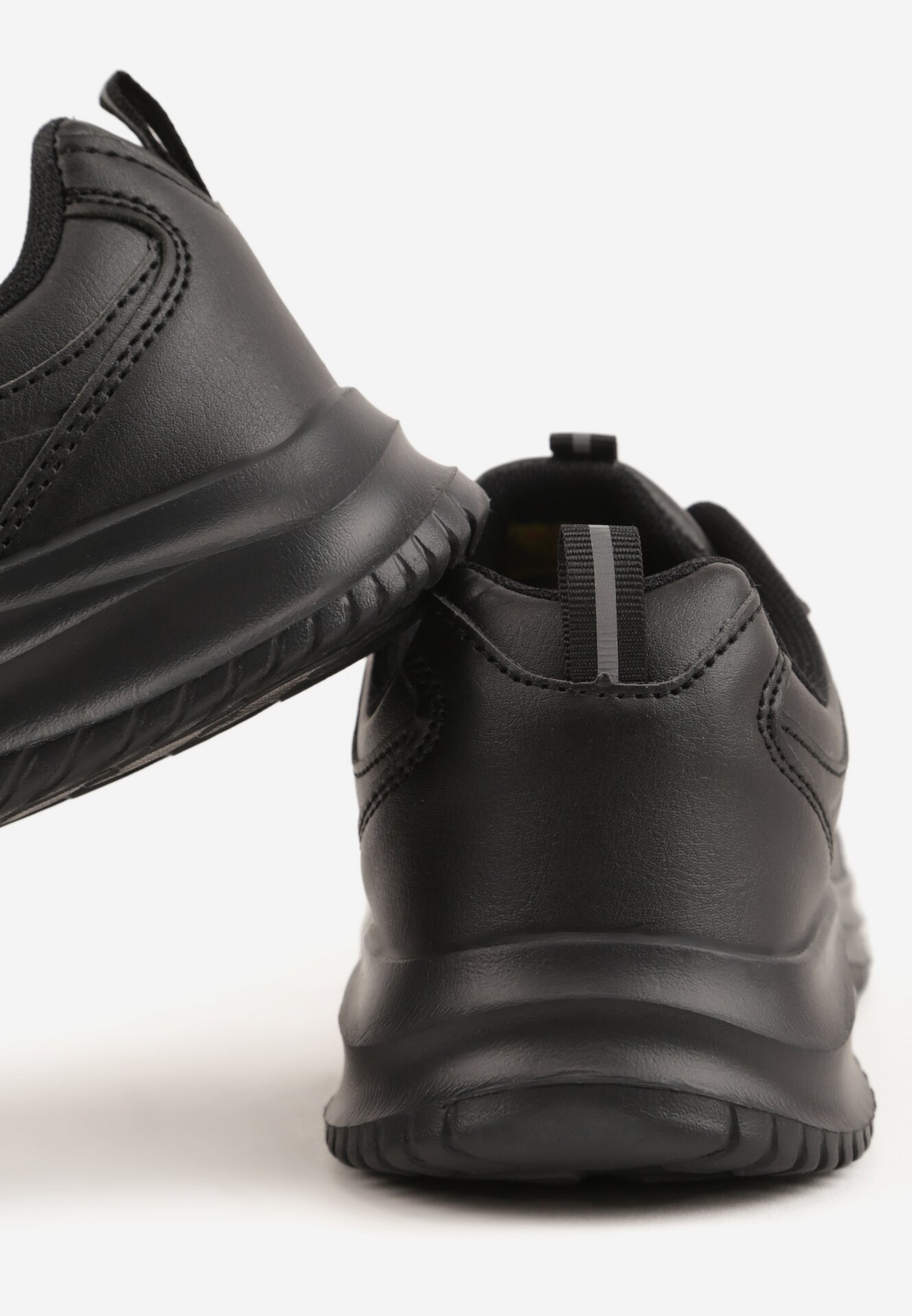 Czarne Sznurowane Buty Sportowe z Cholewką przed Kostkę z Przeszyciami Tereditee