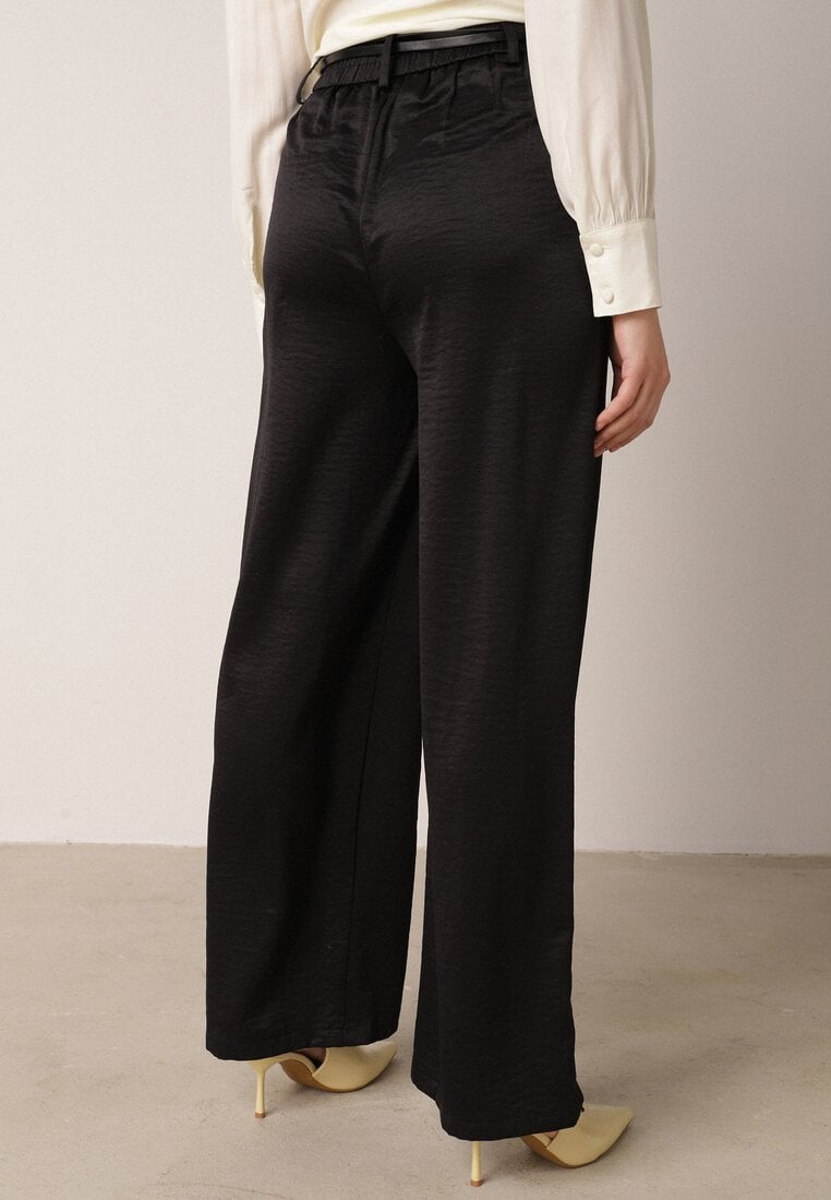 Czarne Szerokie Spodnie z Wysokim Stanem z Domieszką Bawełny i Geometryczną Klamrą Syliteia
