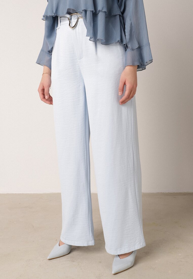 Niebieskie Szerokie Spodnie z Wysokim Stanem z Domieszką Bawełny i Geometryczną Klamrą Syliteia