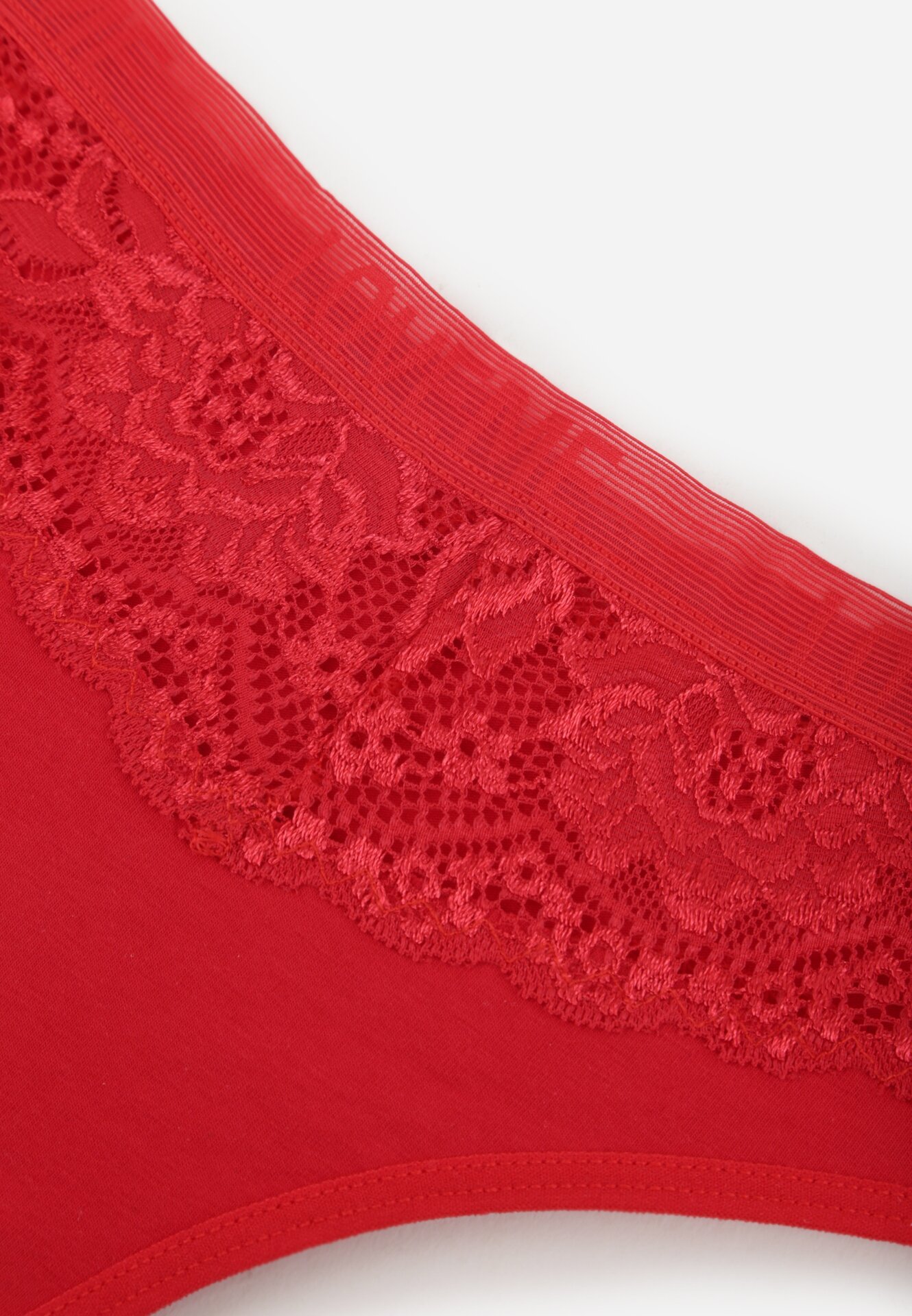 Czerwone Majtki Stringi z Bawełną Ozdobione Koronką Thelanthe